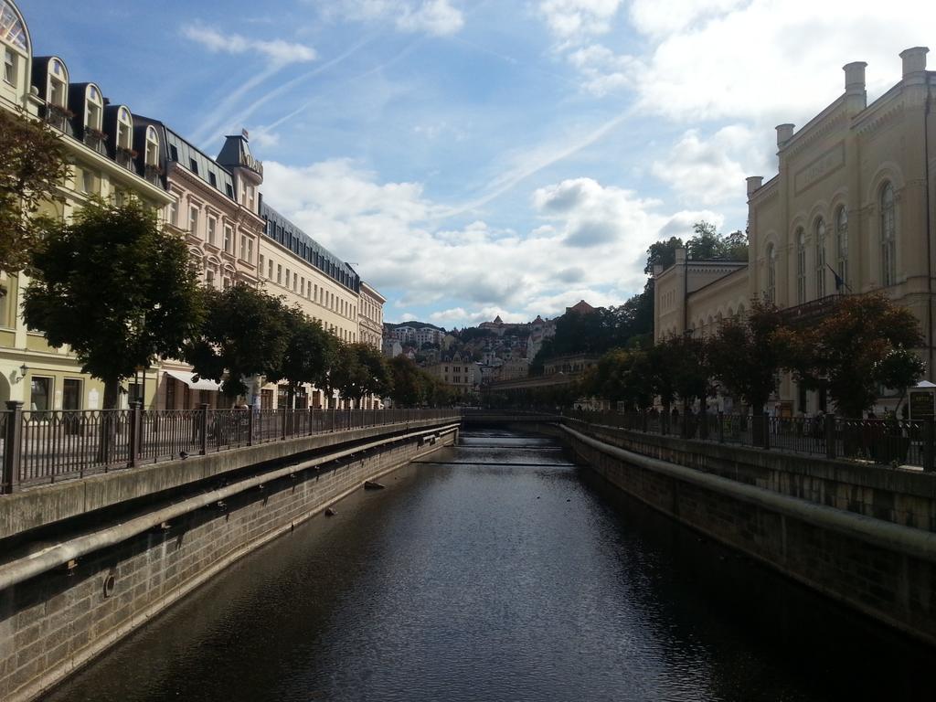 Apartments Valencia Карлови Вари Екстериор снимка