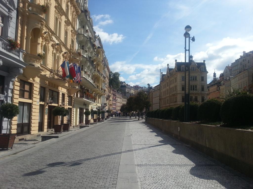 Apartments Valencia Карлови Вари Екстериор снимка