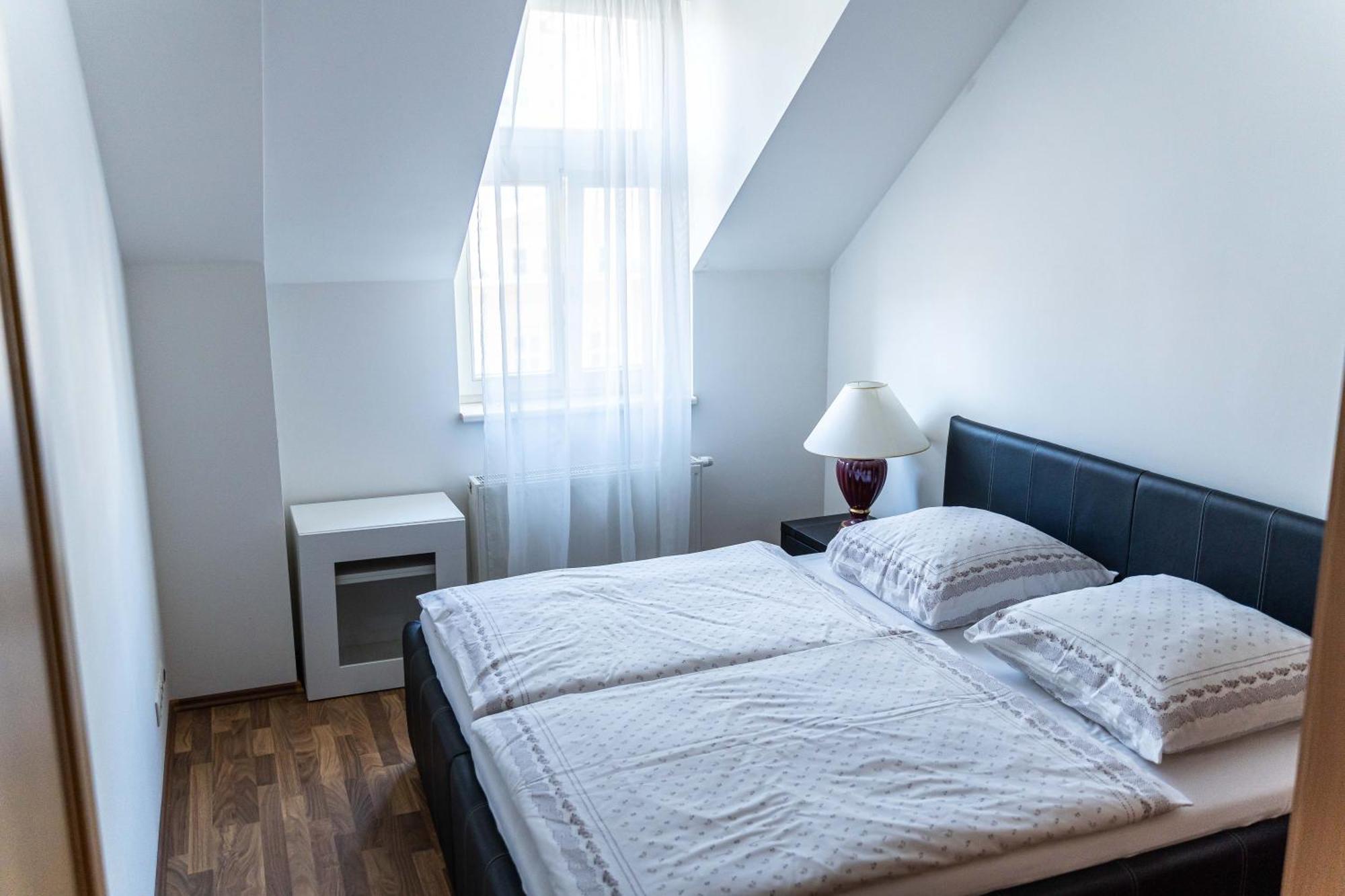 Apartments Valencia Карлови Вари Екстериор снимка