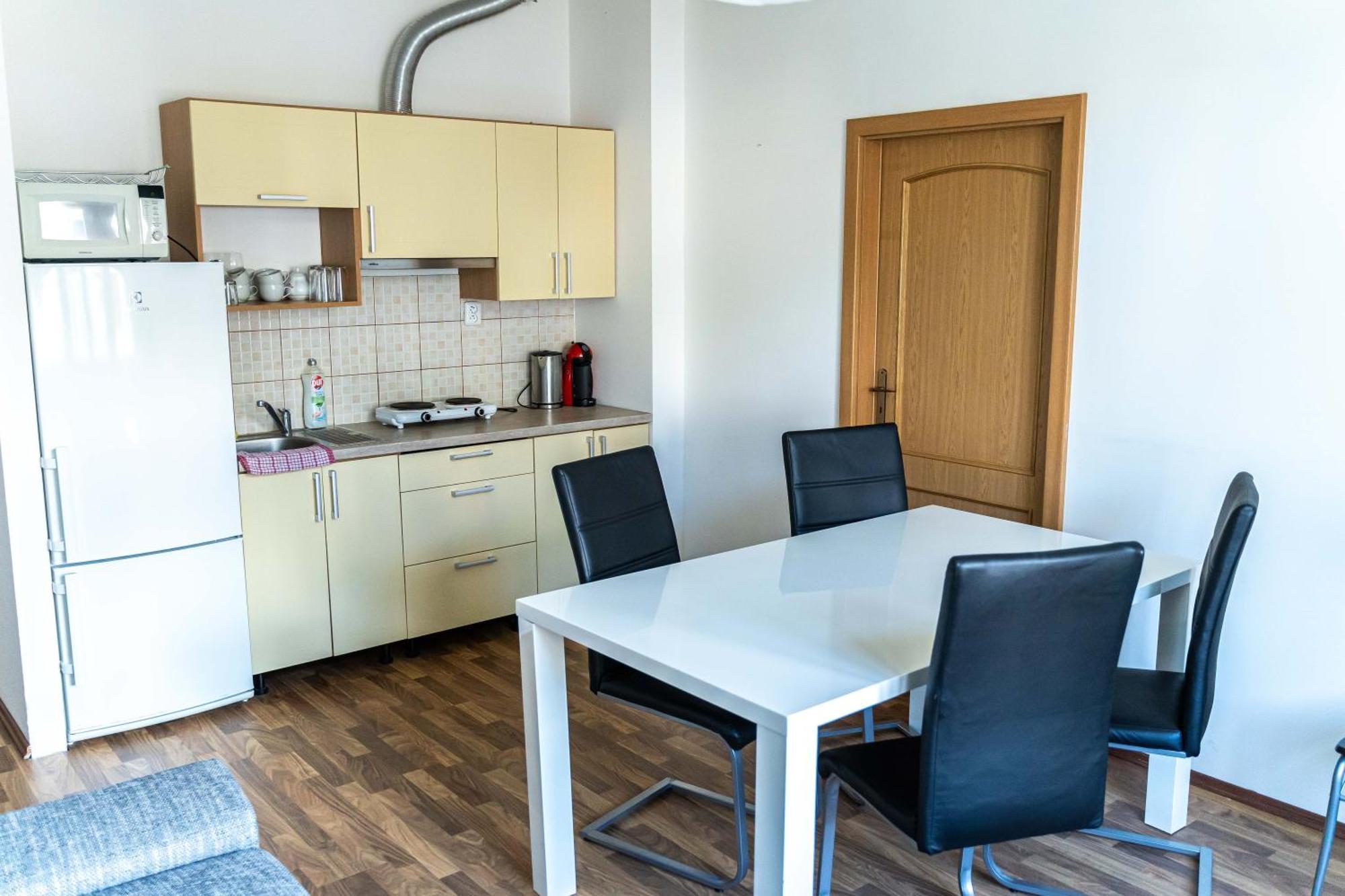 Apartments Valencia Карлови Вари Екстериор снимка
