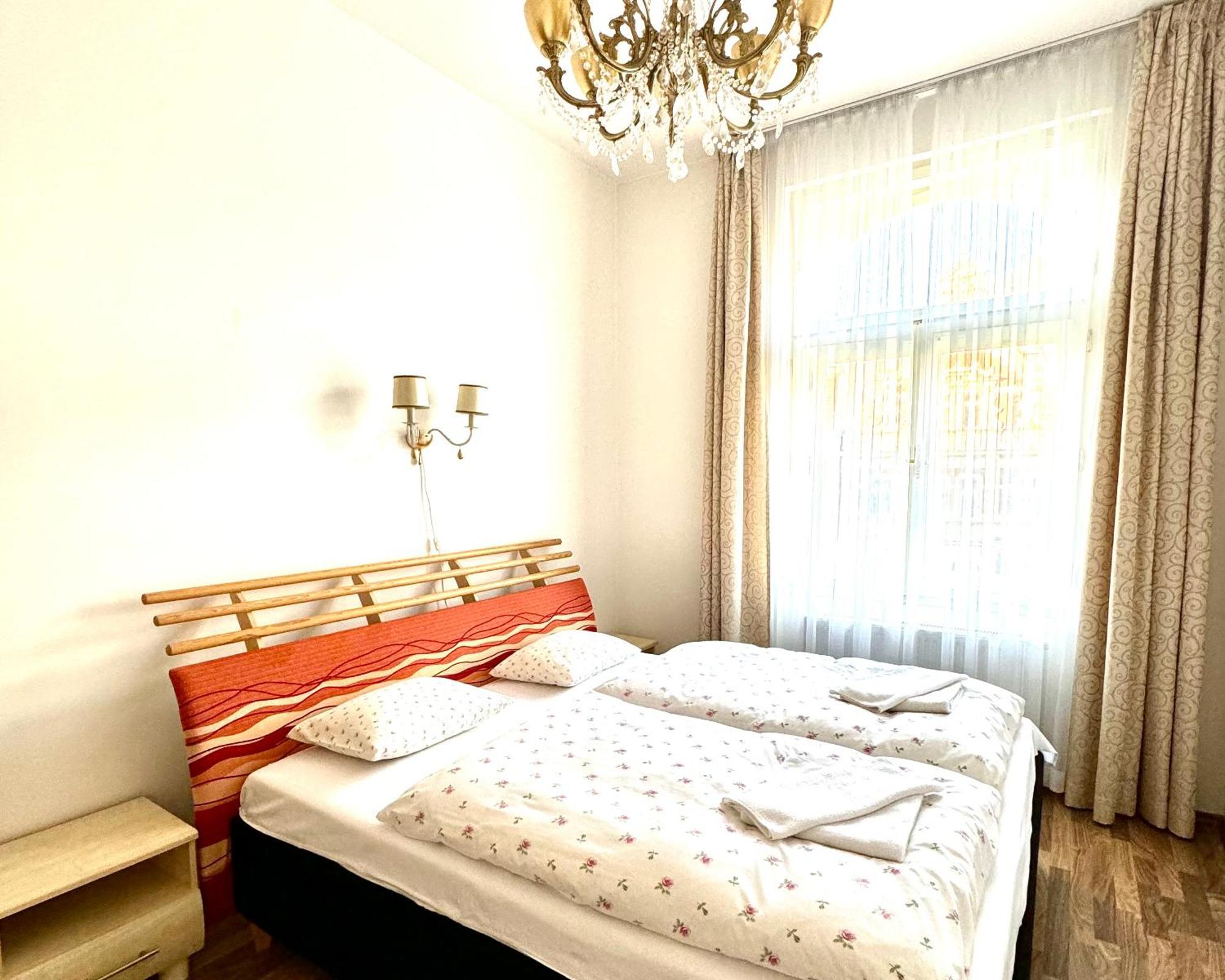 Apartments Valencia Карлови Вари Екстериор снимка