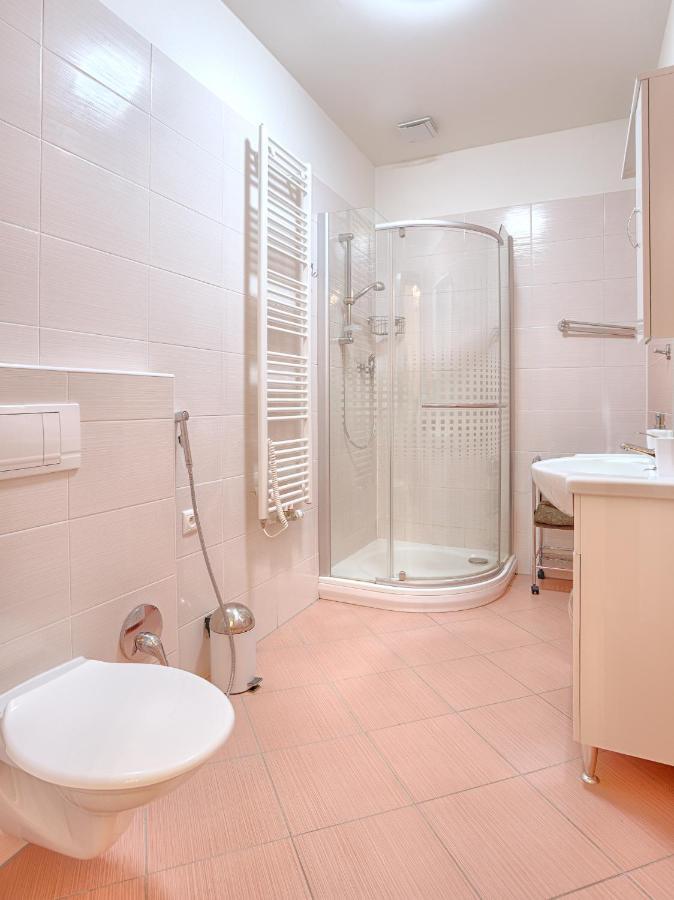 Apartments Valencia Карлови Вари Екстериор снимка