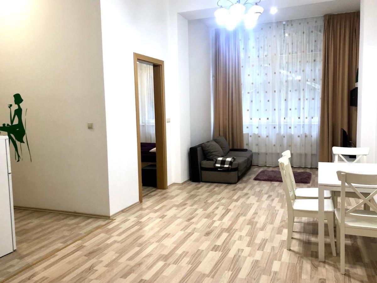 Apartments Valencia Карлови Вари Екстериор снимка